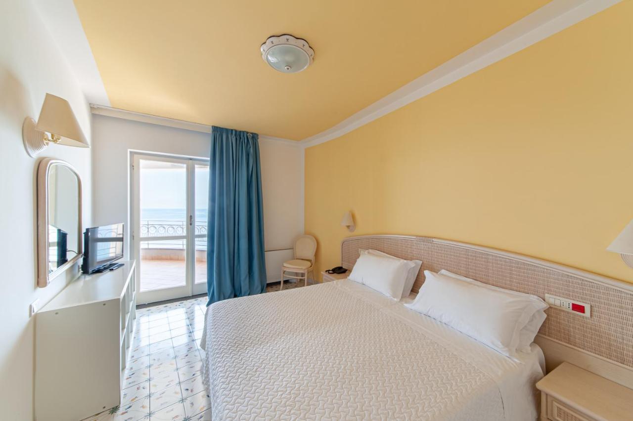 Hotel Club Due Torri Maiori Ngoại thất bức ảnh