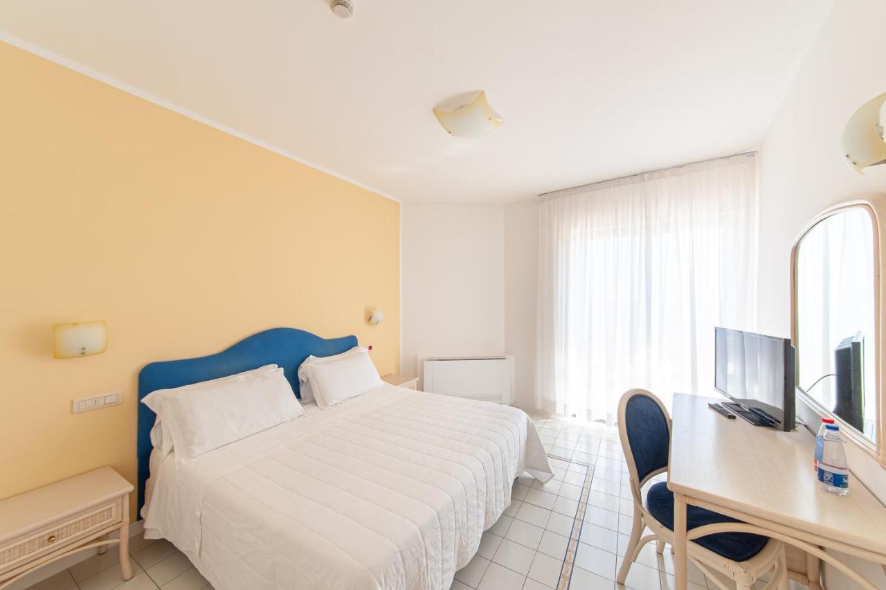 Hotel Club Due Torri Maiori Ngoại thất bức ảnh